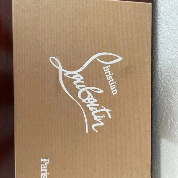 Christian Louboutin ‘So Kate’ Heel - Picture 10 of 10